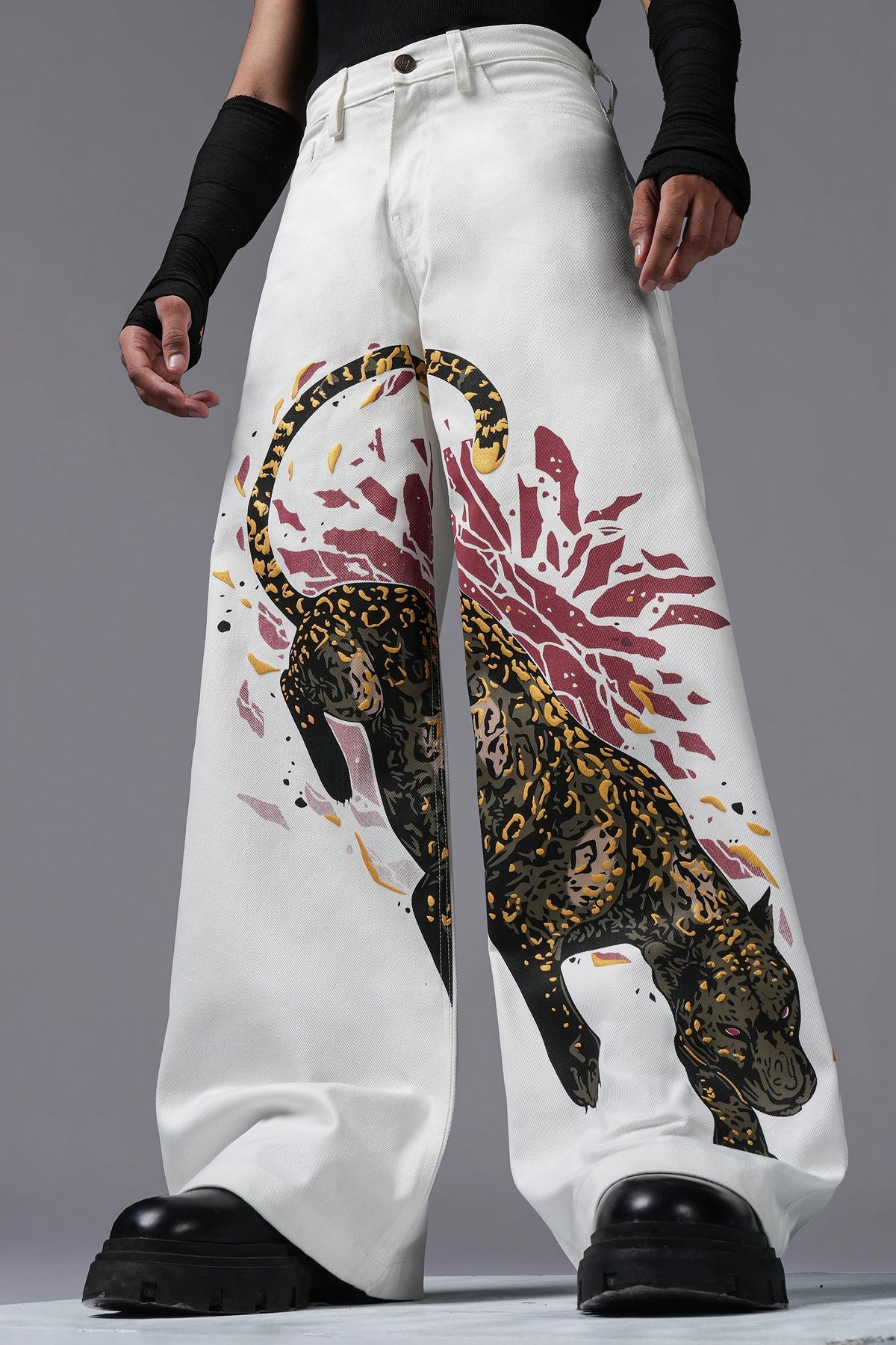 Wild Carved Motion Pants